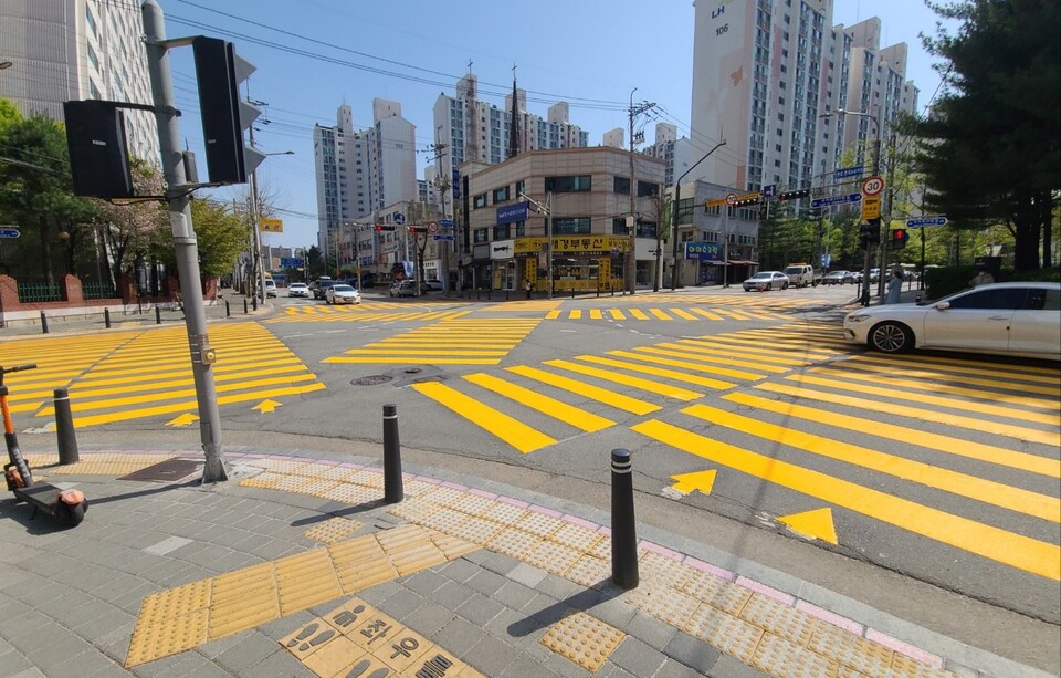모든 초교 앞 스쿨존에 '노란색 횡단보도' 설치